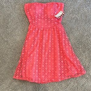 Bongo Strapless Coral Crochet Dress